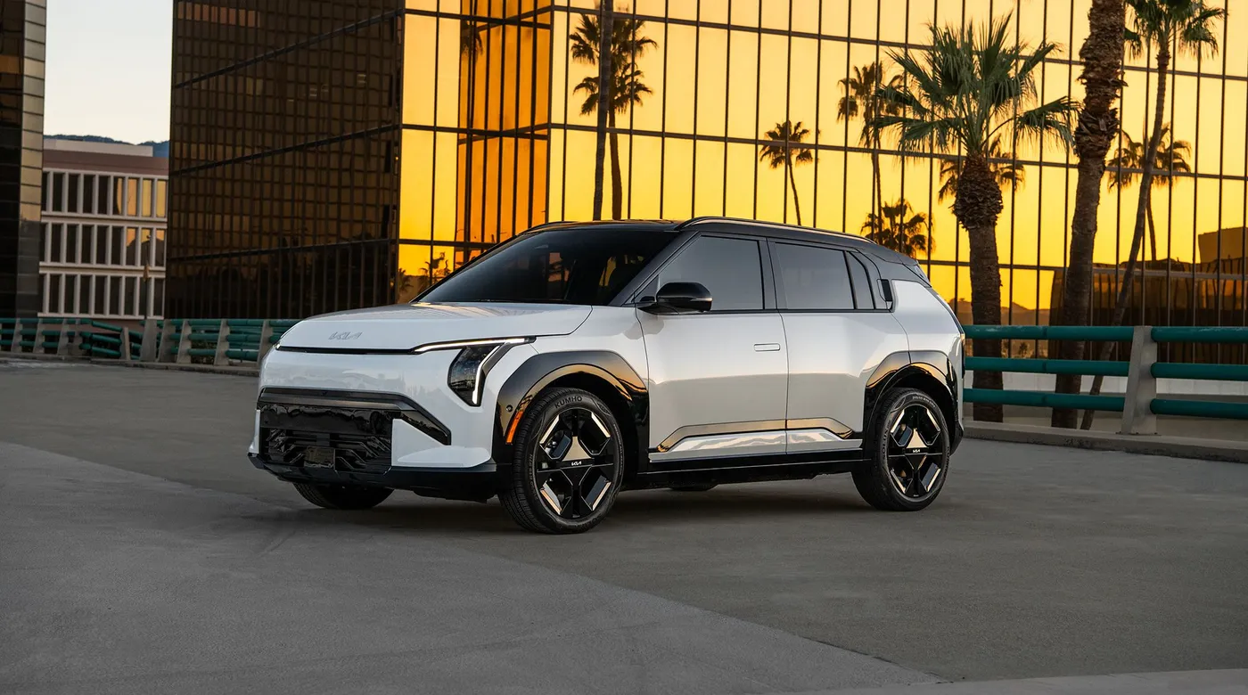 Kia EV3 compact electric SUV exterior image