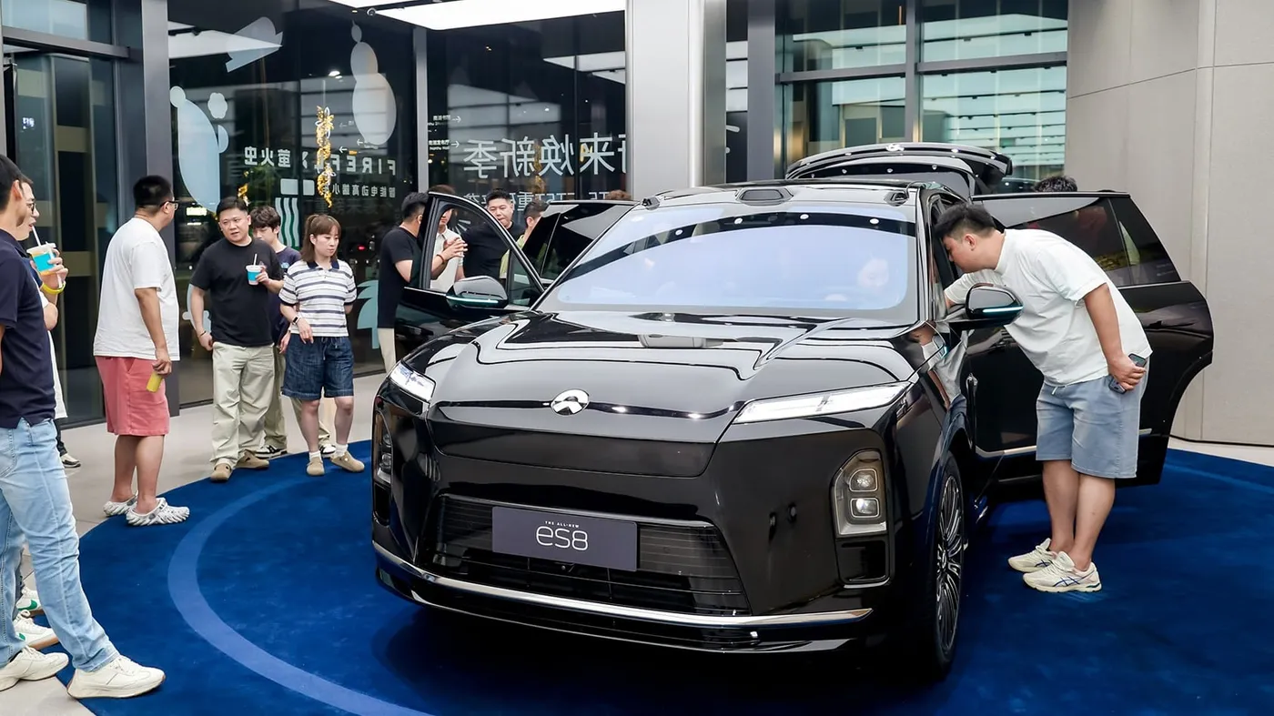 NIO ES6 electric SUV on a mountain road