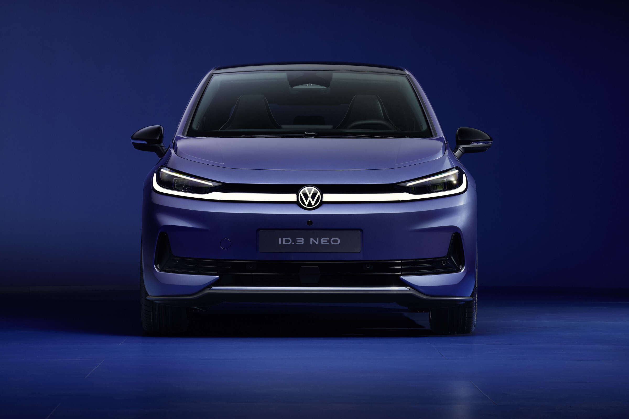 Volkswagen ID.3 Neo straight-on studio front view official image