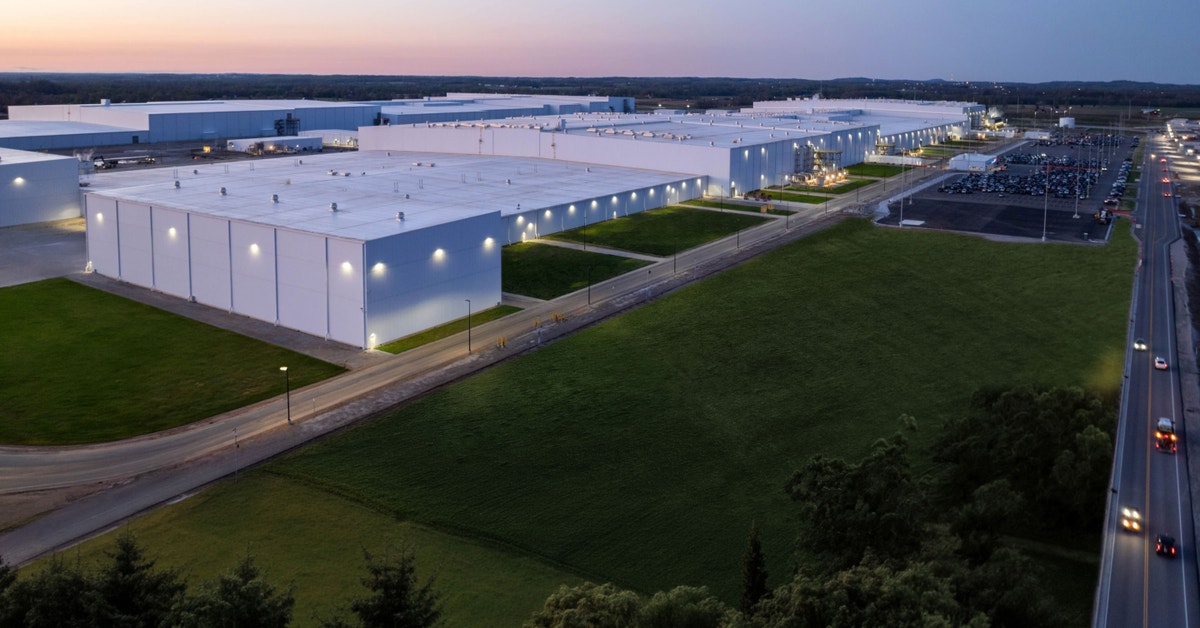 Ford Energy Makes EV Battery Capacity a Grid-Storage Business (press image)